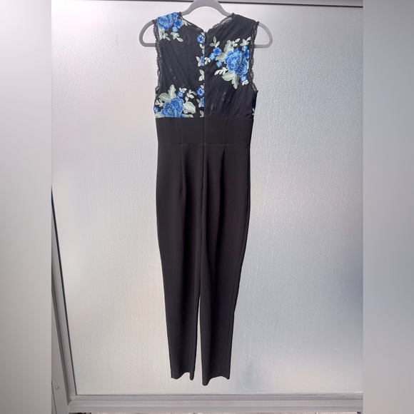 Bebe | Floral V Jumpsuit - Picture 3 of 3